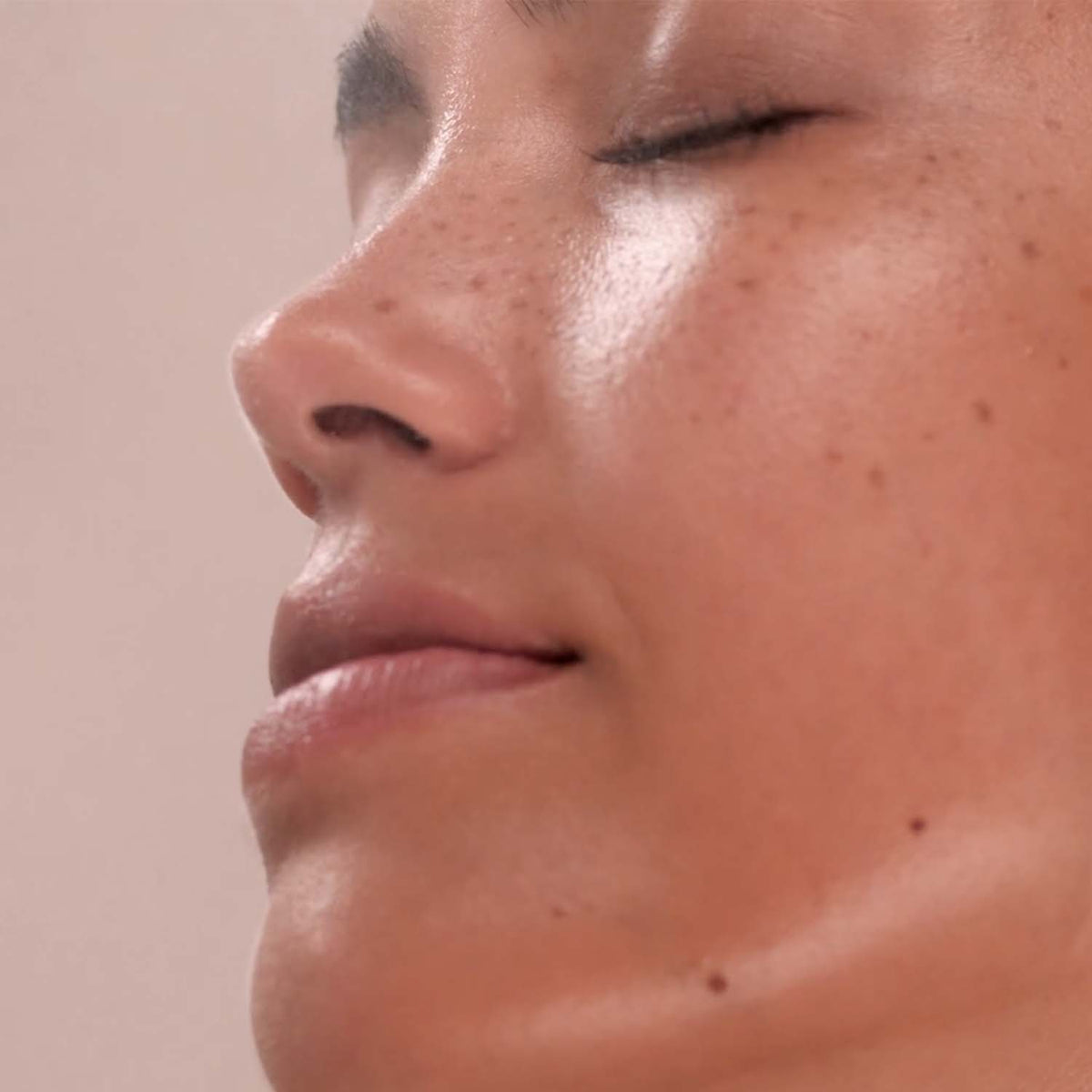 Shiitake & Ashwagandha Bi-Phase Mist close-up