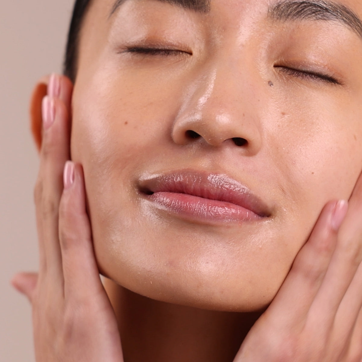 Calm Skin Chamomile Moisturizer close-up