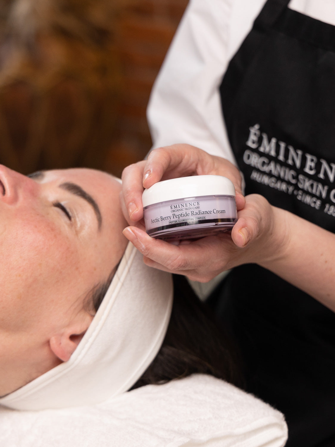 Arctic Berry Peptide Radiance Cream lifestyle 2